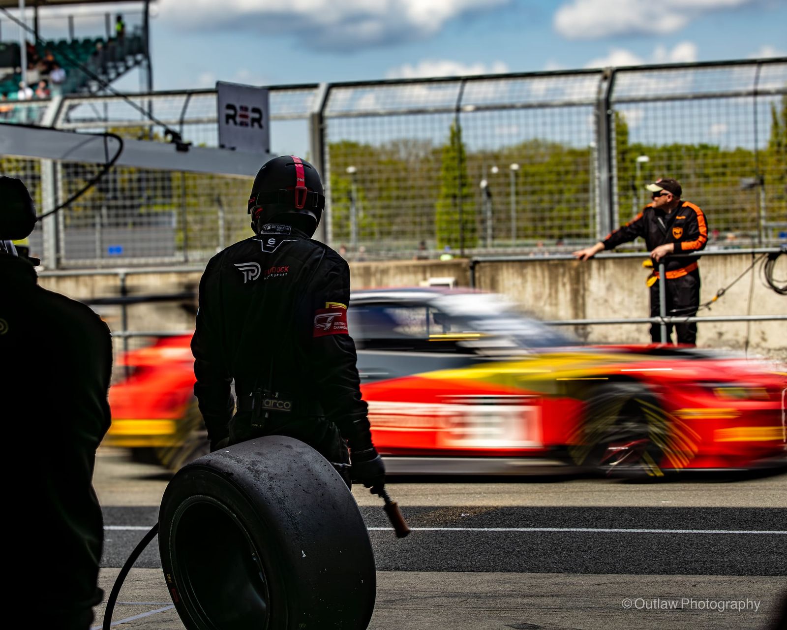 Silverstone 500: Strategy, Speed, and a Finish for the Ages