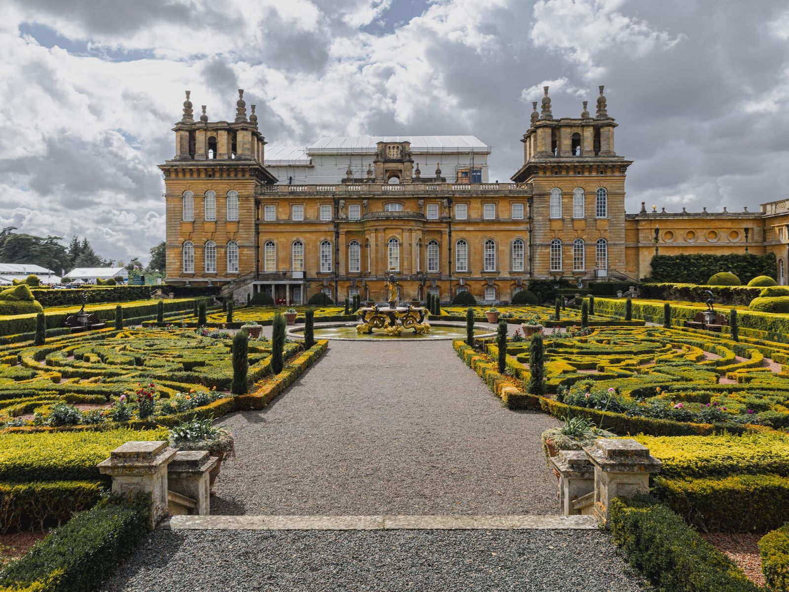 Salon Privé 2025: An Emerald Celebration at Blenheim Palace