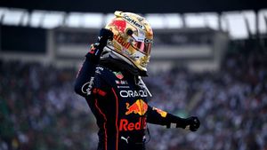 Verstappen Wins in Mexico, Breaks Single Season Win Record