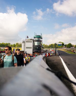 Ferrari and Porsche Split Wins as GT World Challenge Europe Sprint Cup Ignites at Brands Hatch