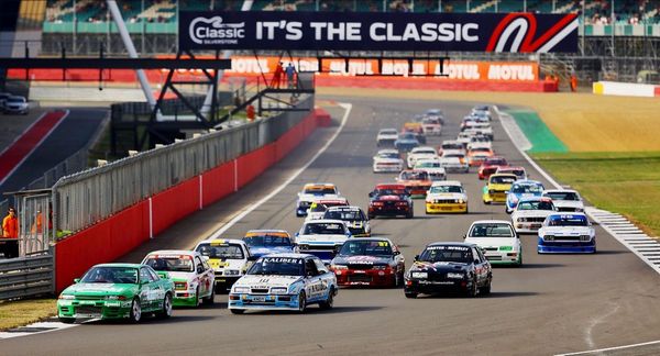 THE CLASSIC LAPS IT UP IN THE BANK HOLIDAY SUNSHINE AT SILVERSTONE