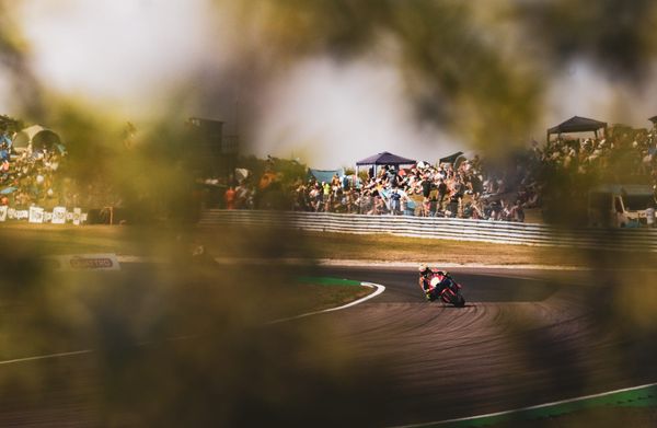 BSB - Yamaha Unstoppable at Thruxton as Ryde and Kent Steal the Show