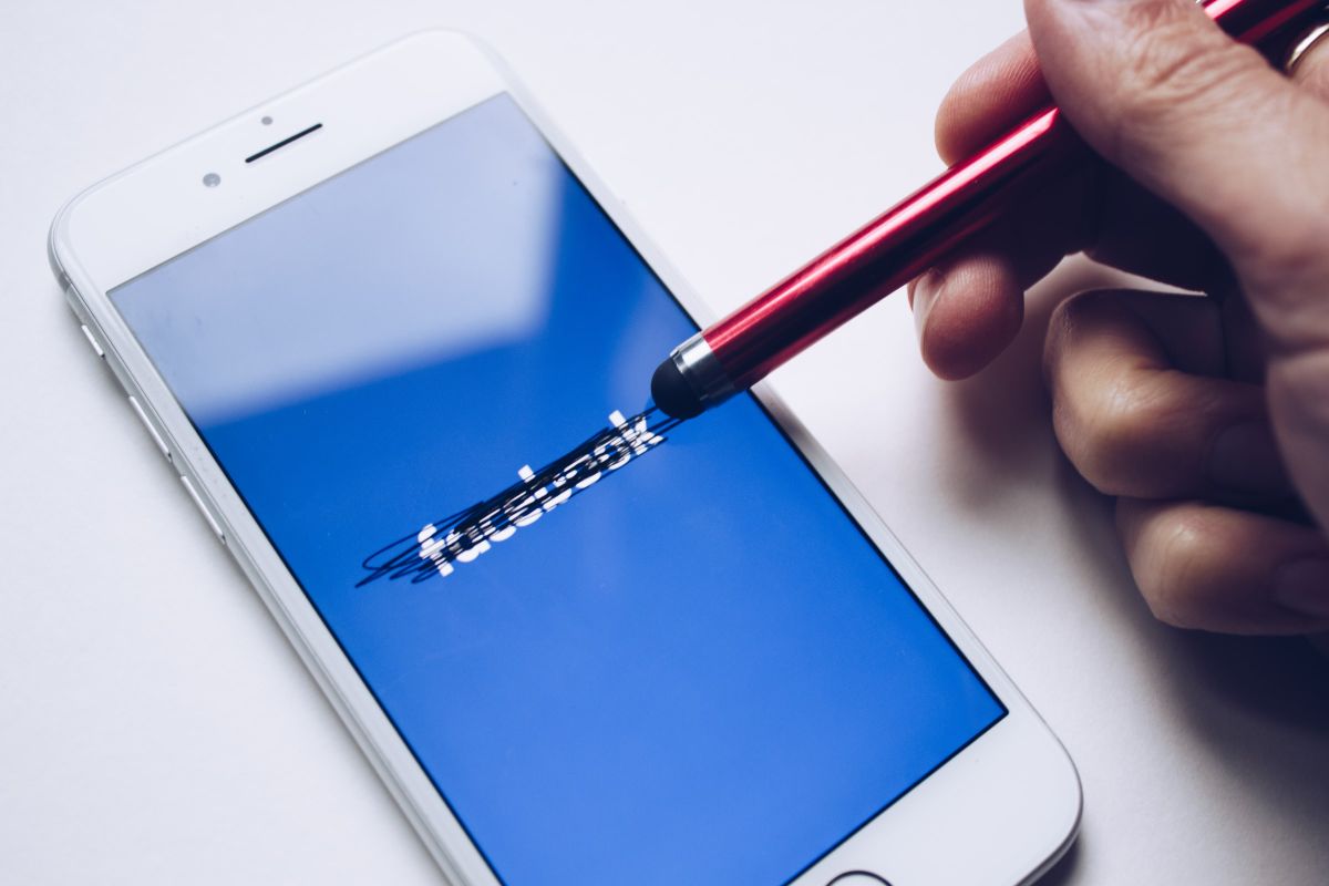 Meta Employees On Board with Facebook Metaverse