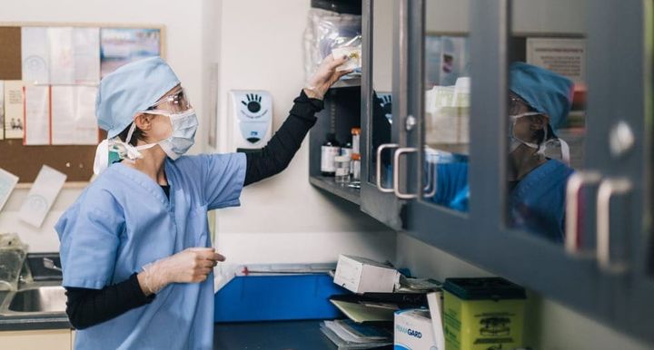 AI Won’t Fix Healthcare Burnout, But Employees Say It Can Help