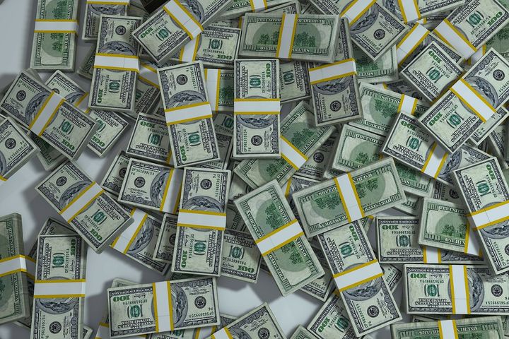 These Tech Companies Give the Largest Signing Bonuses