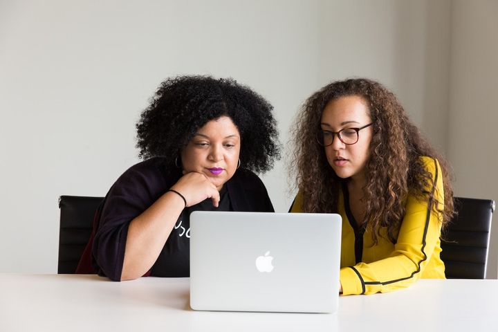 How to Write a Resume to Grab Someone's Attention in Seconds