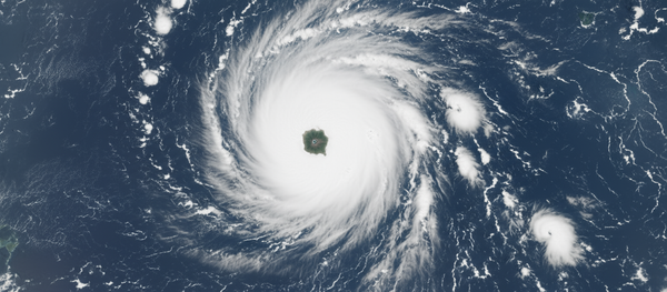 Catastrophes Naturelles : La Réunion - 50 ans sous haute surveillance