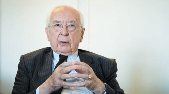 Jacques de Larosiere. 96 ans. Un économiste qui manque sérieusement d'imagination pour sortir de la dette