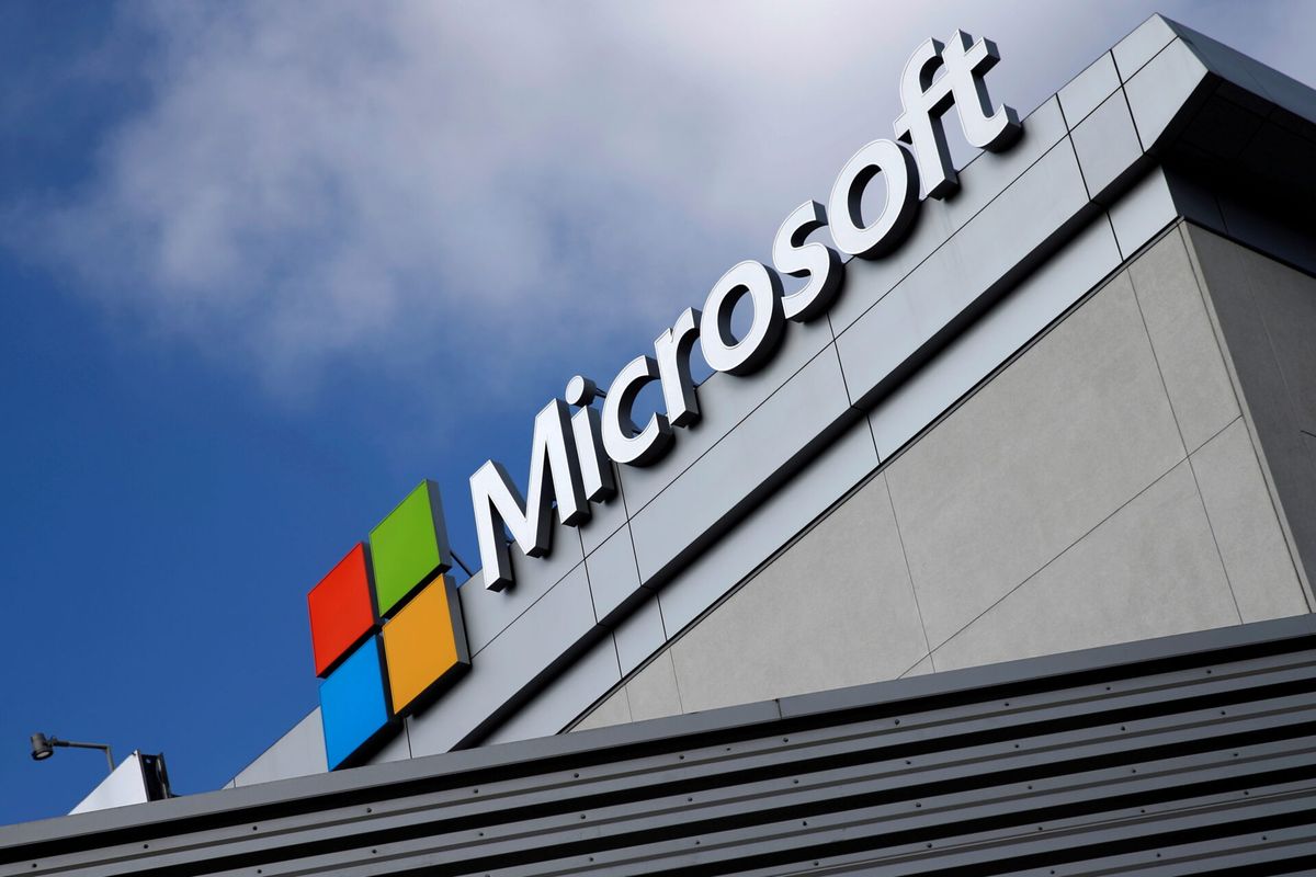 După ce Microsoft a concediat masiv… acum plătește angajații să plece de bunăvoie