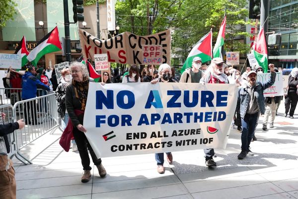 Mai mult de 60 de investitori Microsoft cer un raport clar privind implicarea în drepturile omului în Gaza