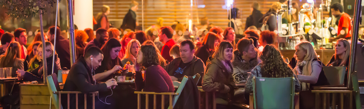 Speed Bartending: Tips for Busy Nights Without Cutting Corners