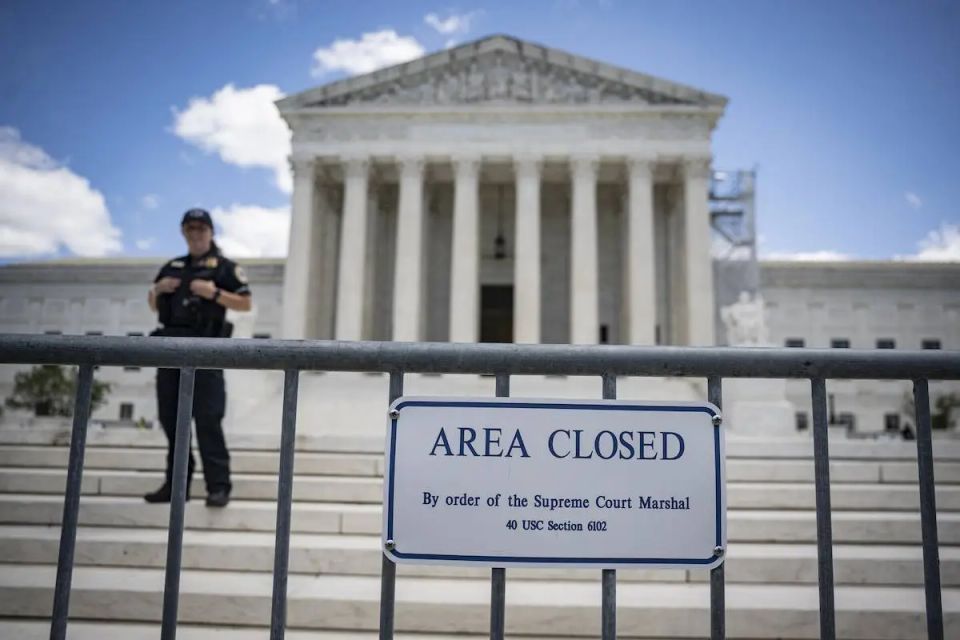 The Worst 36 Hours For Democracy Since the 1930s, America on Dictatorship’s Brink, and Civilizational Risk