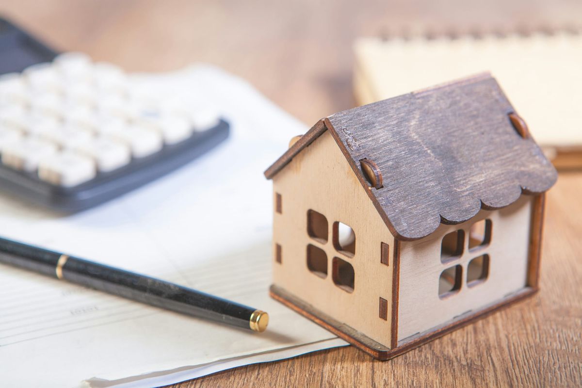 what are the interest rates and repayment terms for top-up home loans from major banks?