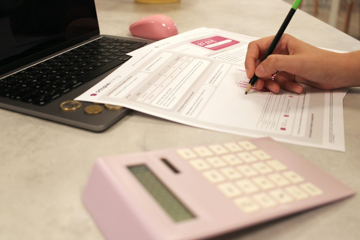 which EMI calculator should I trust for HDFC or SBI credit cards, and why do rates vary?