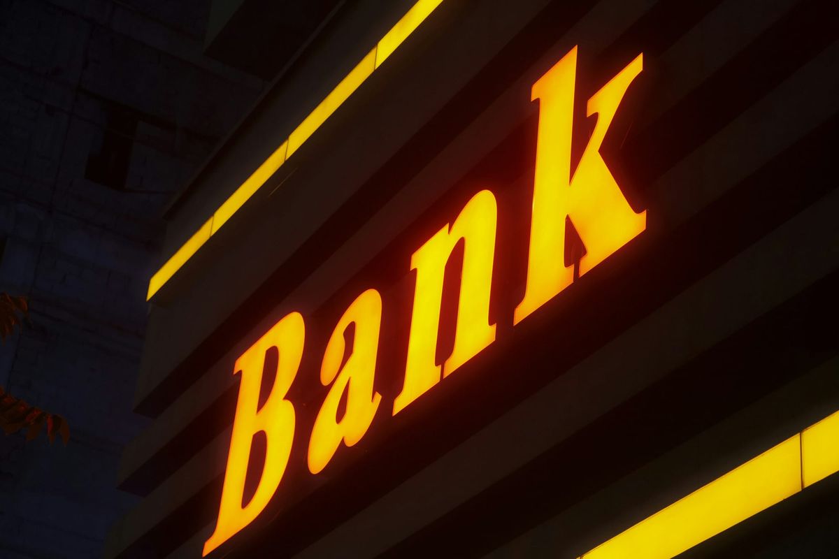 what eligibility criteria do banks require for quick personal loans