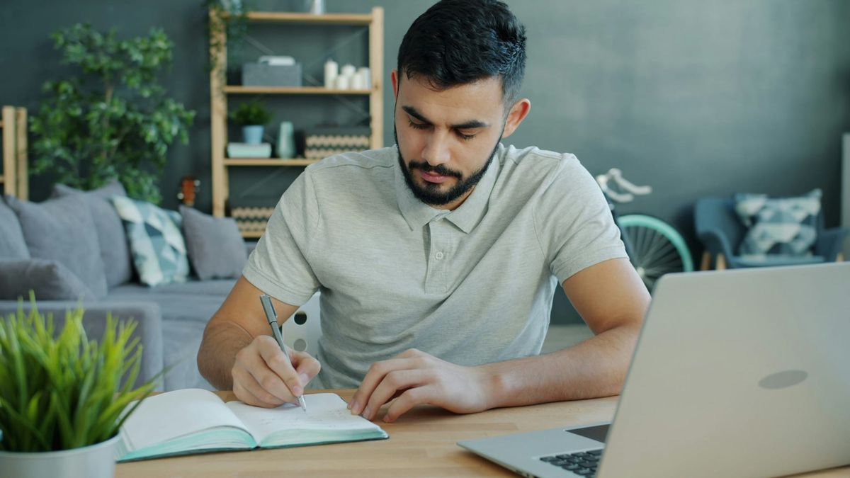 how to get a student travel loan?