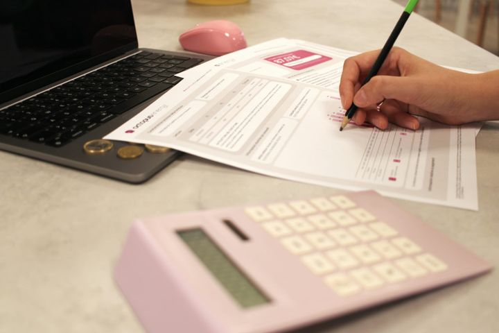 how is EMI calculated and how do lenders compare?