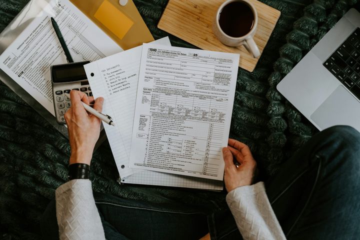 how does upwards loan work and what are the typical interest rates and tenures?