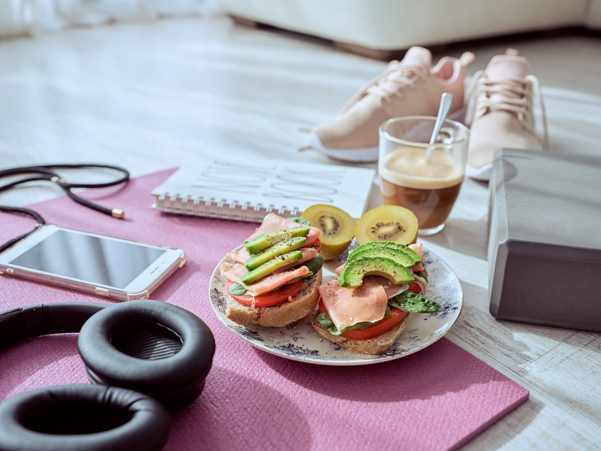 What to Eat Before and After a Home Workout