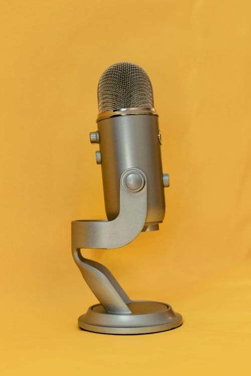 The Best Kids’ Podcasts We Keep Coming Back To (Primary-Aged Kids, Educational & Fun)