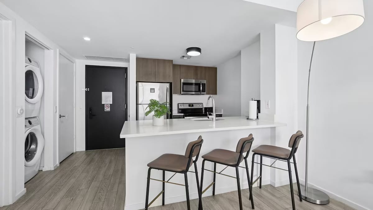 One-bedroom apartment with full kitchen at Sentral Alea Miami, a best long-term stay apartment hotel in Miami