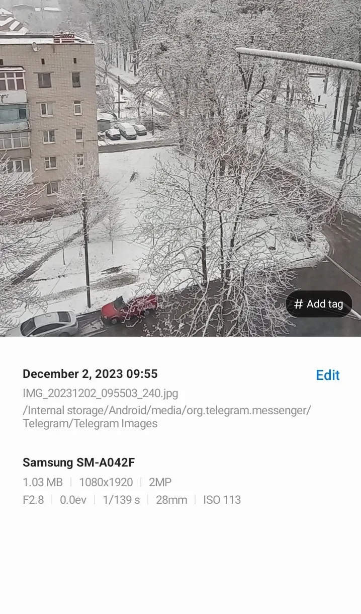 How to add metadata to photos on smartphone