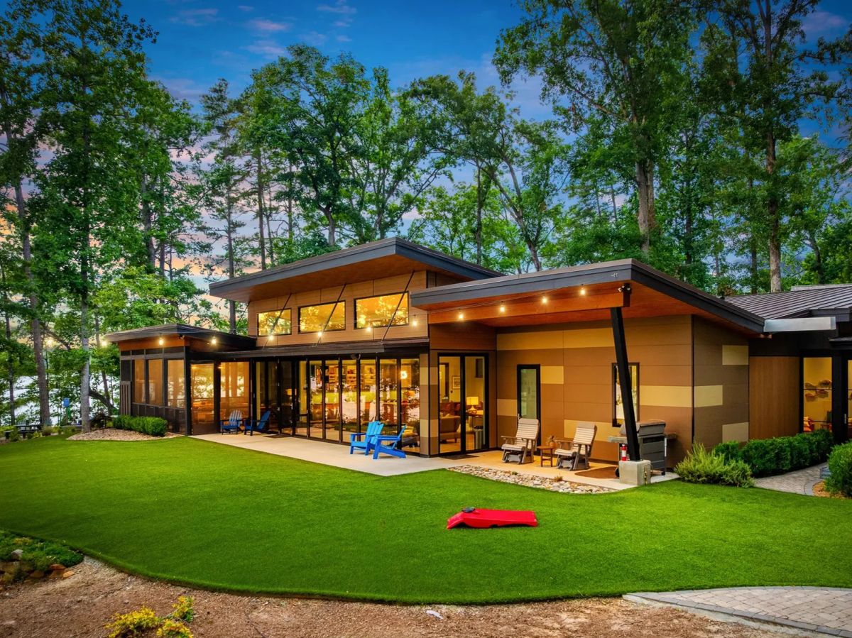 Lake Keowee Estate: Seneca SC Lakefront Wedding Venue