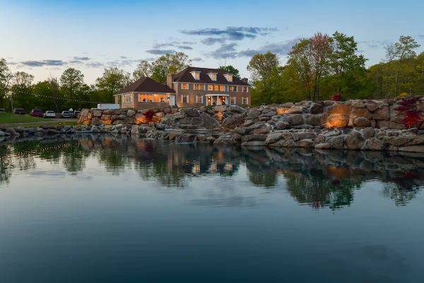 West Milford, NJ Wedding Estate – Sleeps 24, Pool, Hot Tub & Indoor Pickleball, Short Distance from NYC