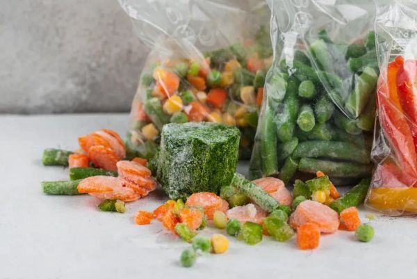 IMPACTO DE LA CONGELACIÓN DE LOS ALIMENTOS SOBRE SU VALOR NUTRICIONAL Y LA MICROBIOTA