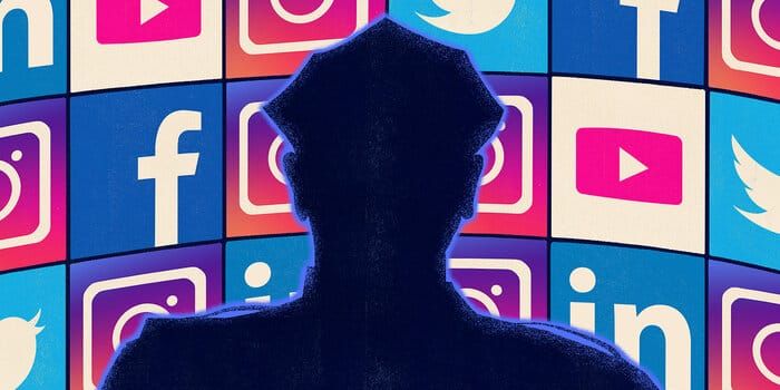 The Social Media Broadcasting Problem
