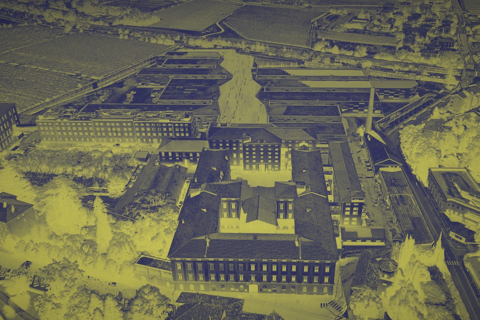 Veduta aerea degli edifici dell'ex manifattura tabacchi di Rovereto.