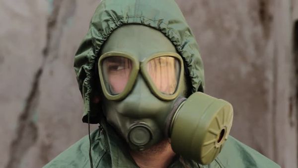 Decontaminare l'immaginario: appunti su una narrazione intossicante