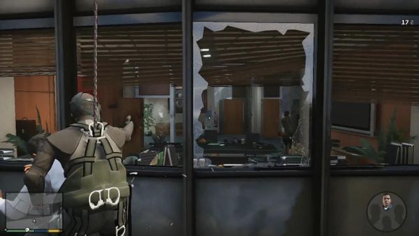 "Viviamo nel mondo di GTA V, e nessuno ci ha avvertito" su Esquire