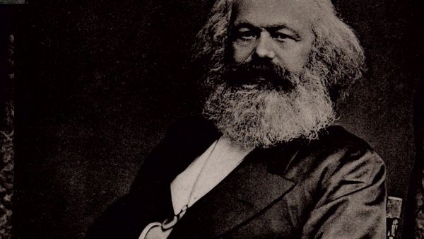 Uno spettro | contagio marxista