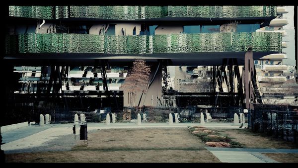 Un palazzo del quartiere "Prati di Gries" a Bolzano, fotogramma dal video "Anatomia Urbana"