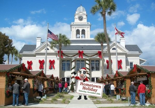Mark your Calendars! Lafayette County Kicks Off Christmas Season with Hometown Holiday Event This Saturday!