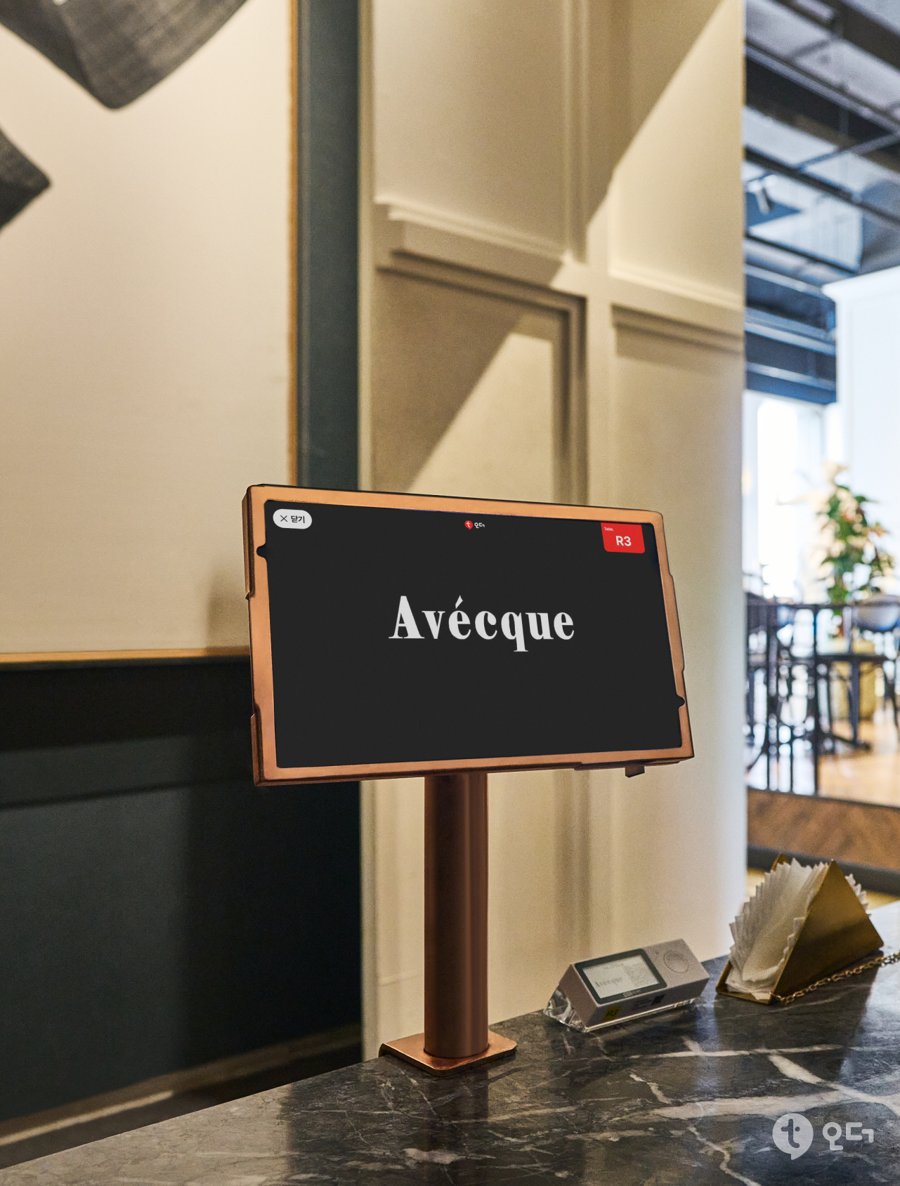 티오더 매장 가이드 설치 사례 아베크 청담 8