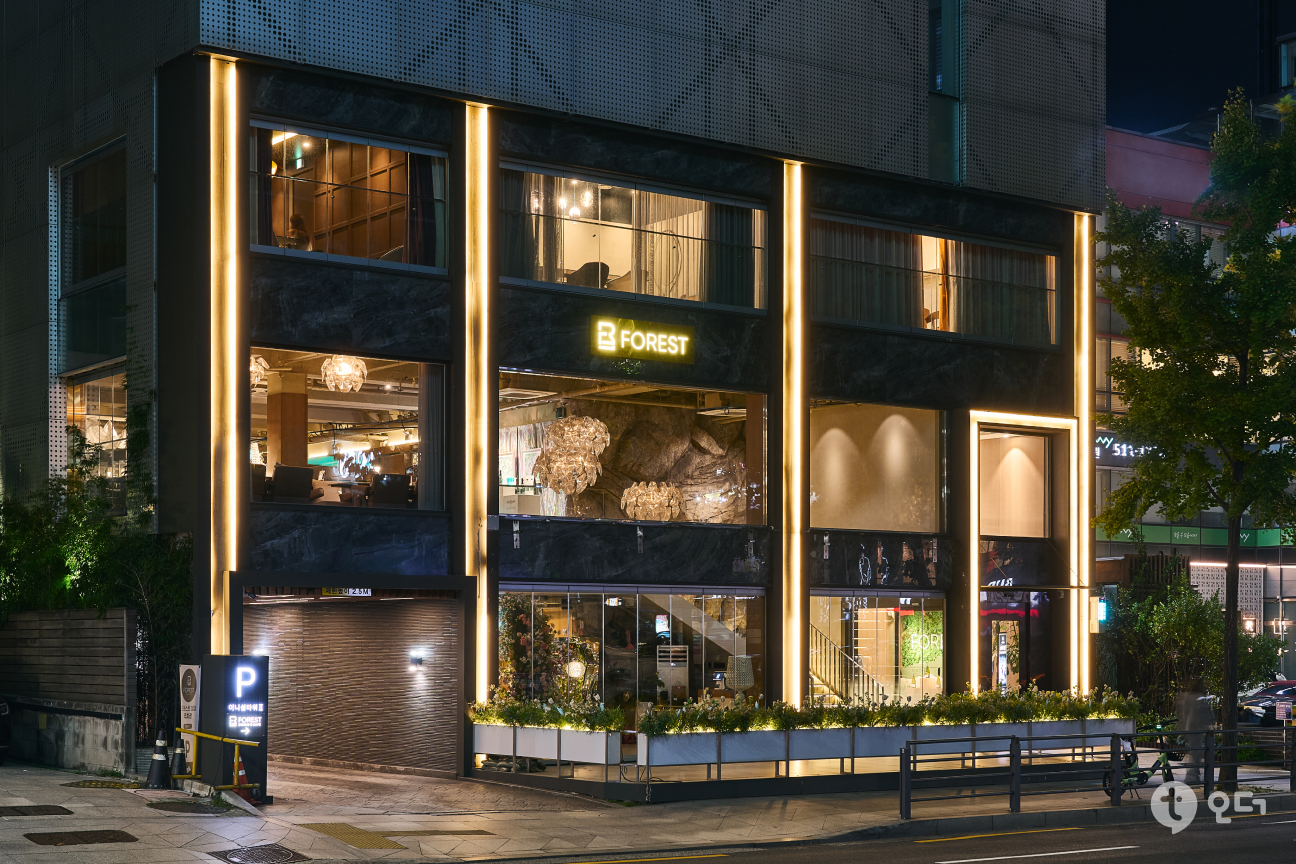 티오더 매장 가이드 설치 사례 포레스트 청담 1