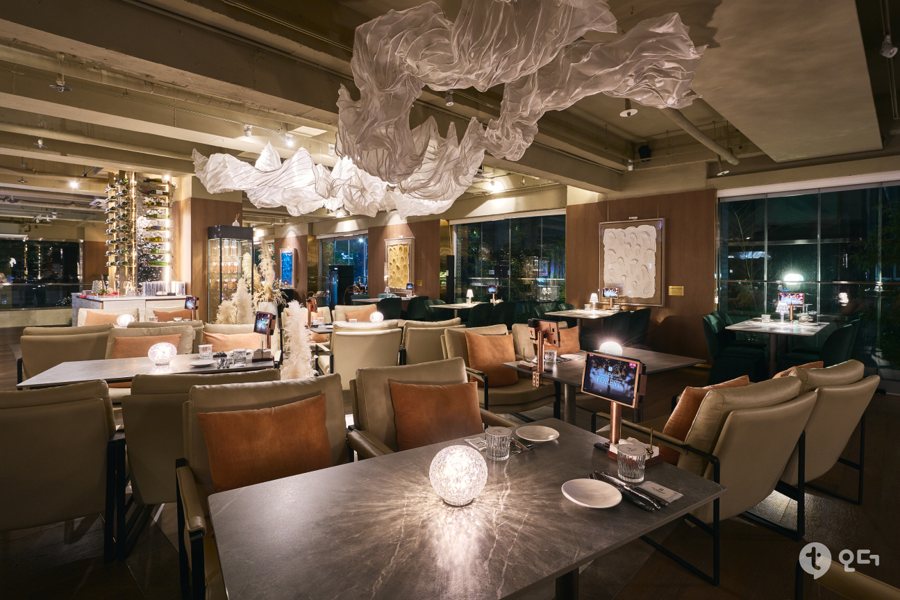 티오더 매장 가이드 설치 사례 포레스트 청담 8