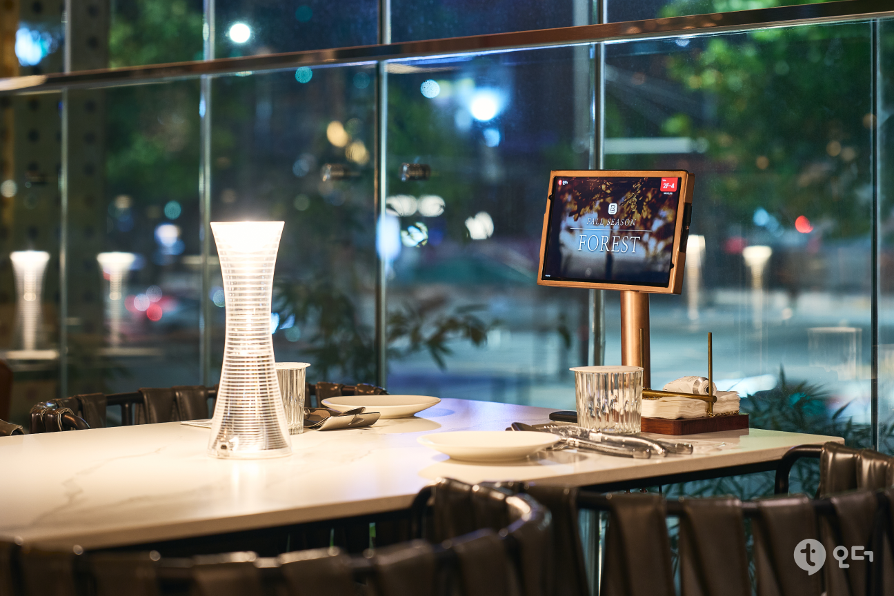 티오더 매장 가이드 설치 사례 포레스트 청담 9