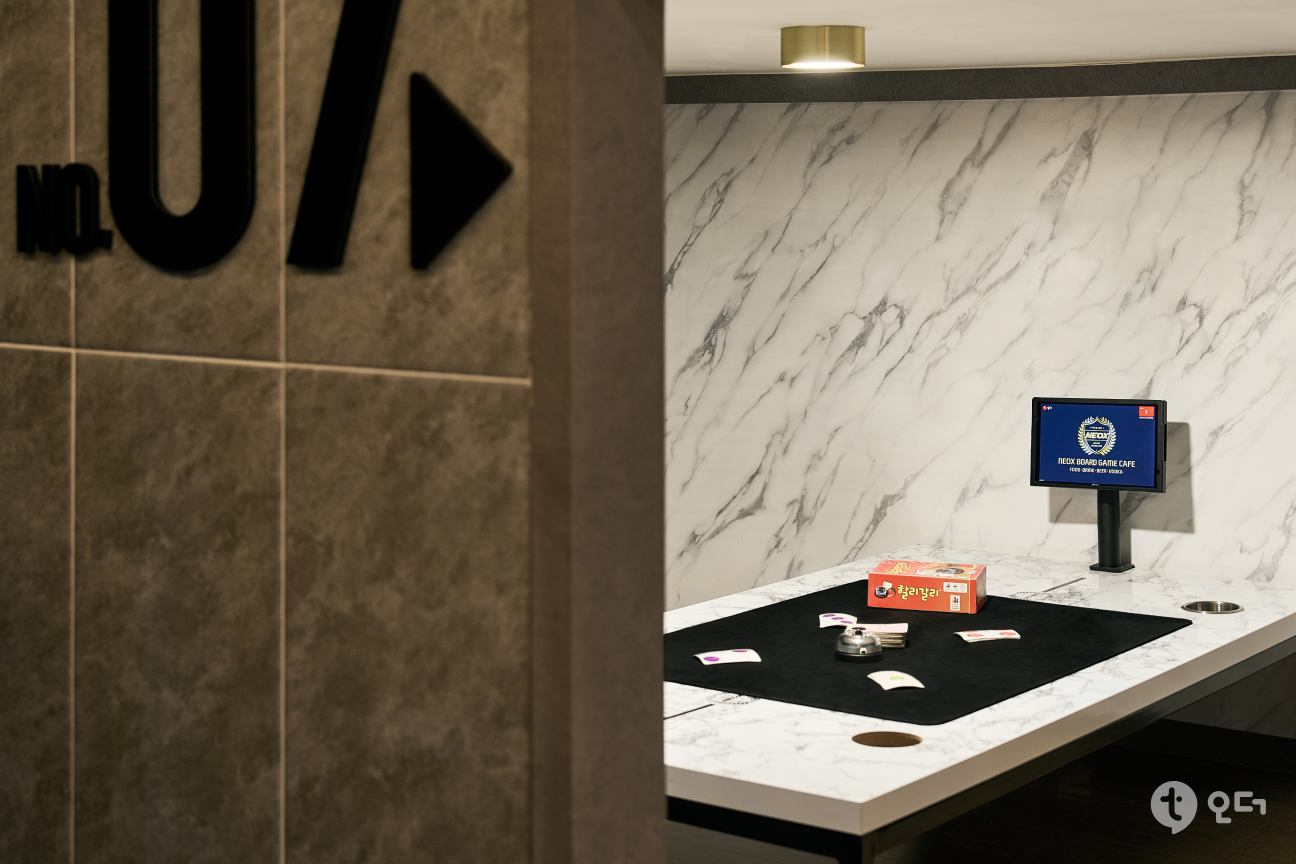 티오더 매장 가이드 설치 사례 네옥스 보드카페 8