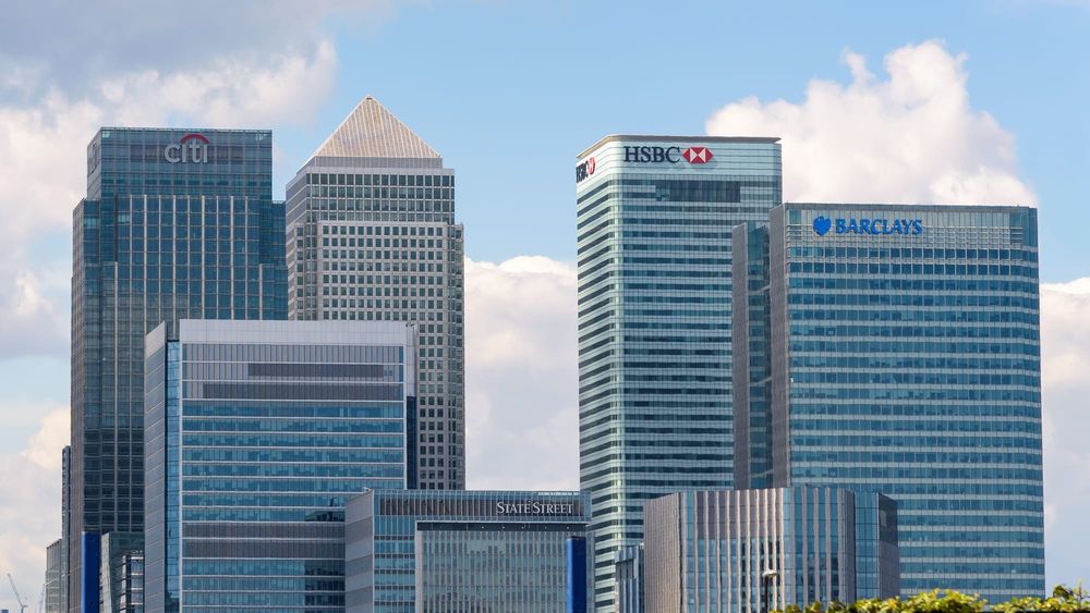 UK Banks Escalate Lobbying Against Budget Tax Rises as Dimon Meets Healey