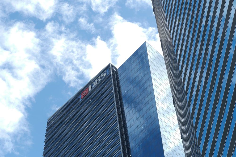 Singapore’s DBS, OCBC and UOB fell sharply as rate fears spread