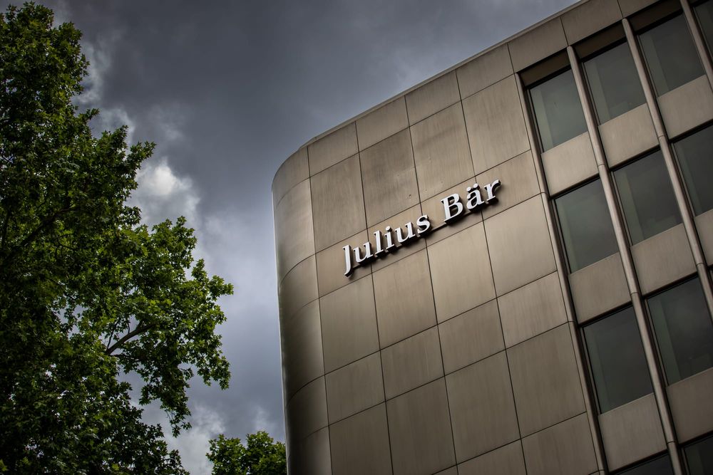 Julius Baer approved CHF600 million buyback under revised capital policy