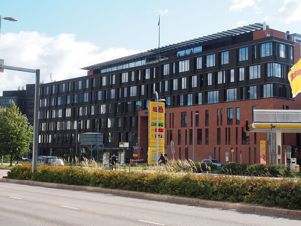 Moody's cuts Nordea's senior unsecured debt rating to Aa3 from Aa2