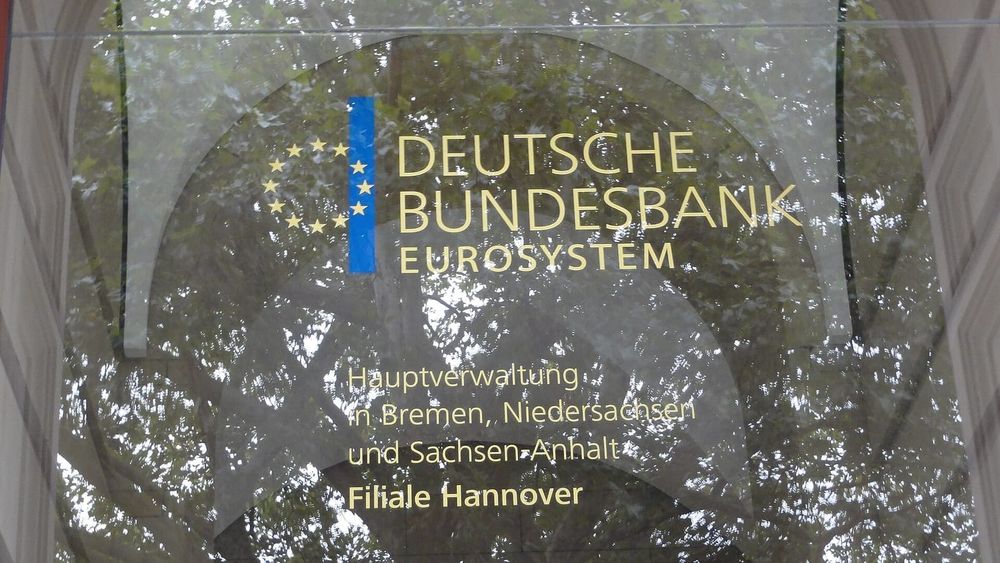 German banks tighten corporate credit standards again, with net share at +6%