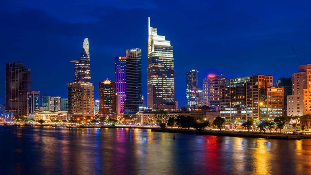 Vietnam orders banks to cut deposit rates by at least 0.5 points and bans rate competition