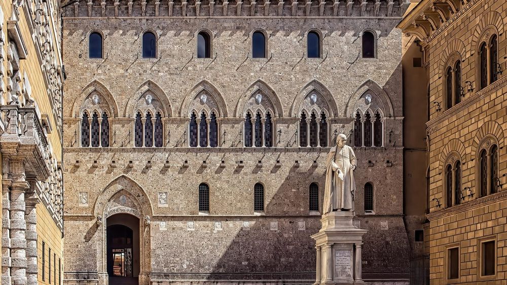 MPS foundation backs Intesa's tender offer for Monte dei Paschi ahead of 29 October vote