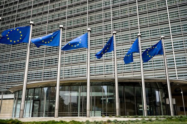 Europe Sees Record Government Bond Trading Surge in 2025
