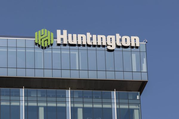 Huntington Bancshares Completes $7.4 Billion Acquisition of Cadence Bank, Joining Top 10 US Banks